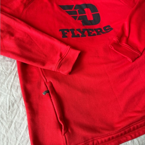 DAYTON FLYERS (UNDER ARMOUR) hoodie. - Picture 5 of 16